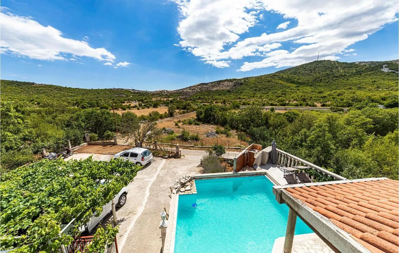 Gorgeous Apartment In Labin With Kitchen